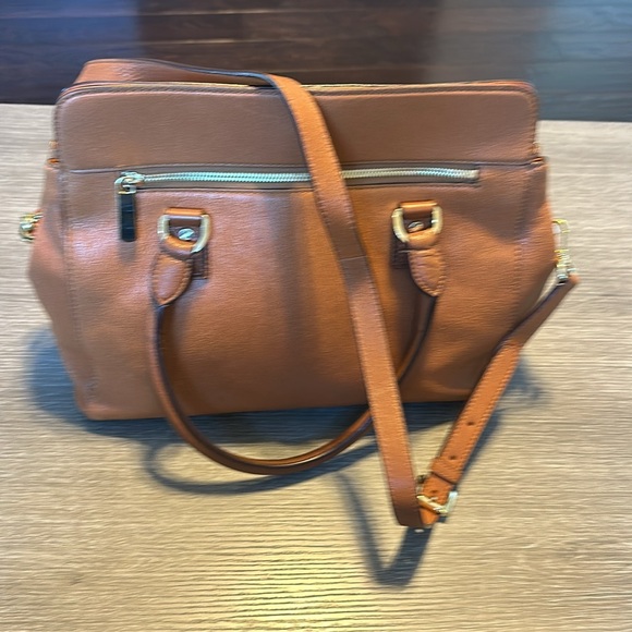 Michael Kors Tan Leather Astrid Satchel Clasp Front Closure Excellent Condition - Picture 2 of 8